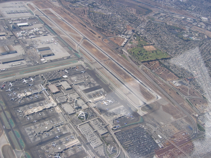 Over LAX in motorglider